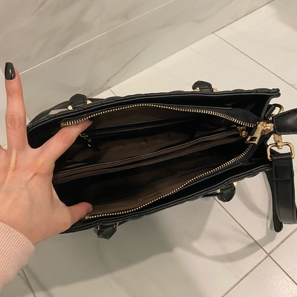 NEW PURSE - Picture 3 of 7